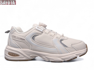 Кроссовки Sayota