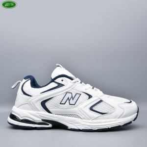 Кроссовки Bayota