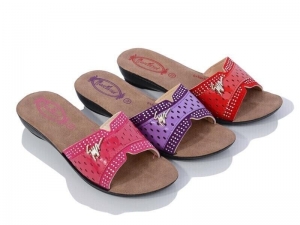 Шлепанцы Demur