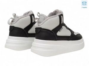 Кроссовки Stilli