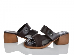 Шлепанцы Loretta