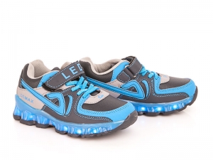 Кроссовки Demax