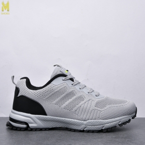 Кроссовки Bayota