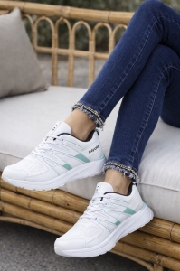 Кроссовки Sayota